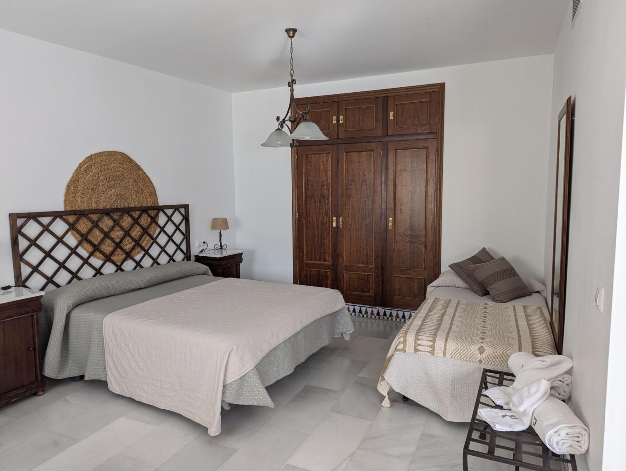 Apartamentos Plaza Cordoba Luaran gambar