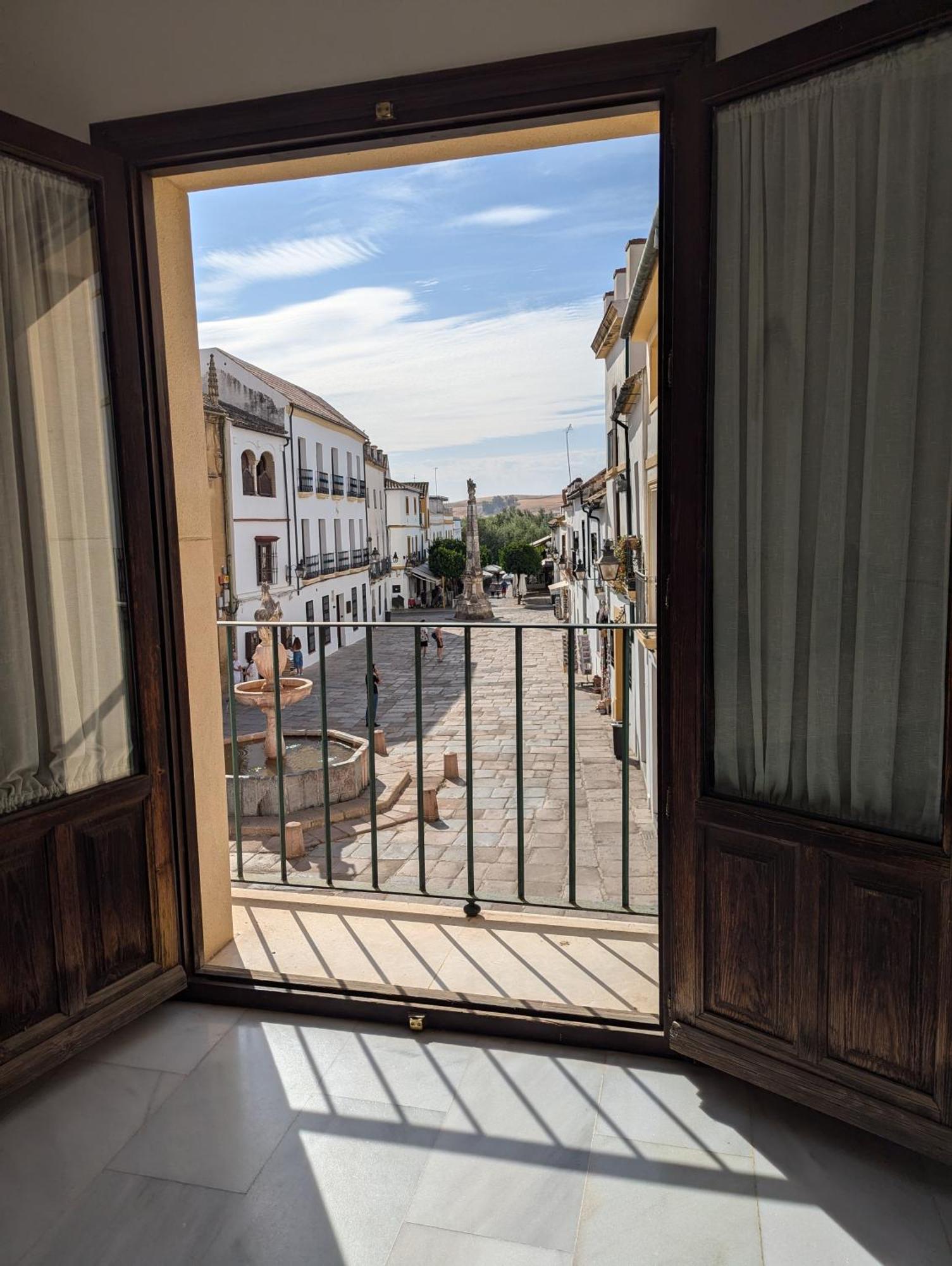 Apartamentos Plaza Cordoba Luaran gambar